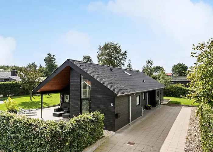 Casa de Férias Cozy In With Sauna Hejls